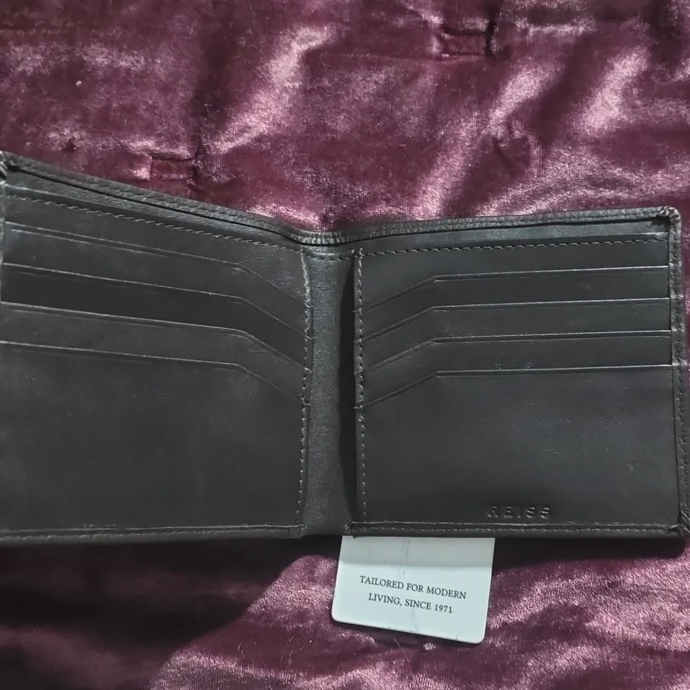 REISS Cabot Leather Wallet, Colour Black, Retail Price $80.00 USD
